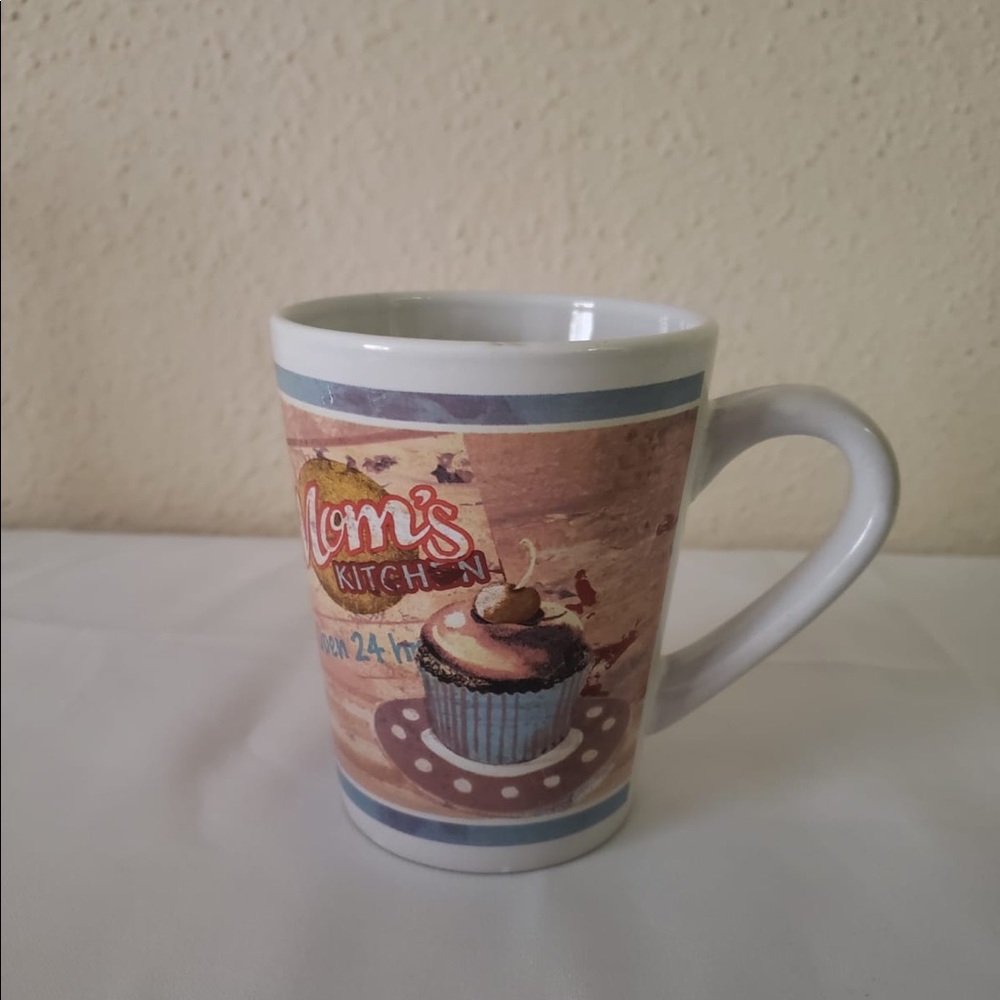 Coffee mug- mom mug- Retro Moms Coffee Mug. Moms Kitchen Open 24 Hrs